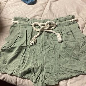 Forever 21 Paper Bag Shorts with black Forevrr 21 short sleeve.